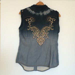 Miss Me Womens Sleeveless Embroidered Blouse Medium Blue Rhinestones Pearl Snap